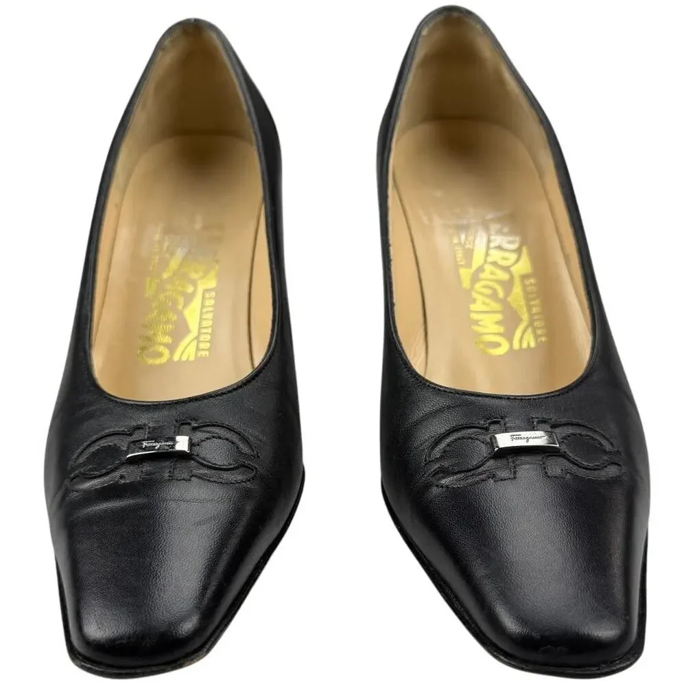 SALVATORE FERRAGAMO Metal Logo Classic Black Leather Heel Size 5.5 Made In Italy